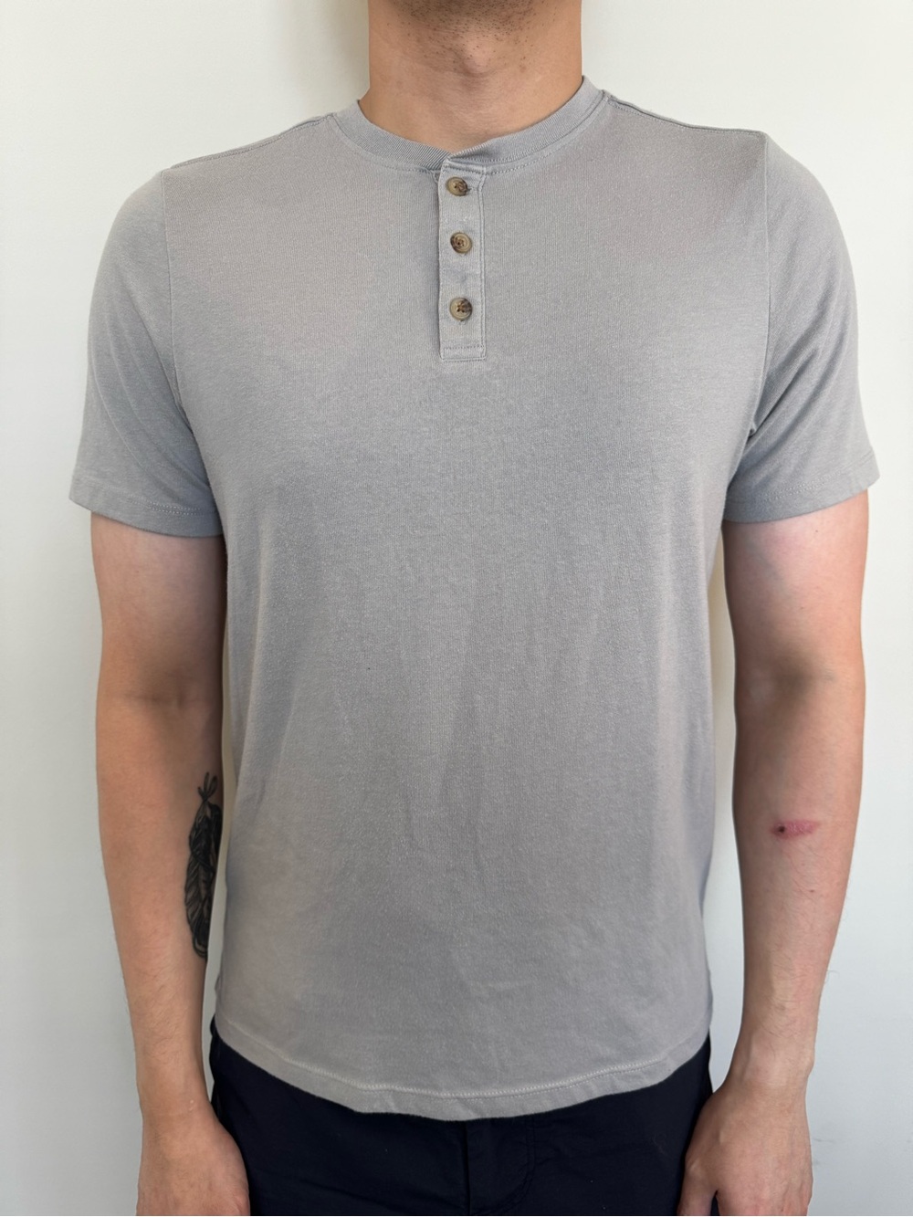 wonder nation Men's Short Sleeve Henley in Light Gray